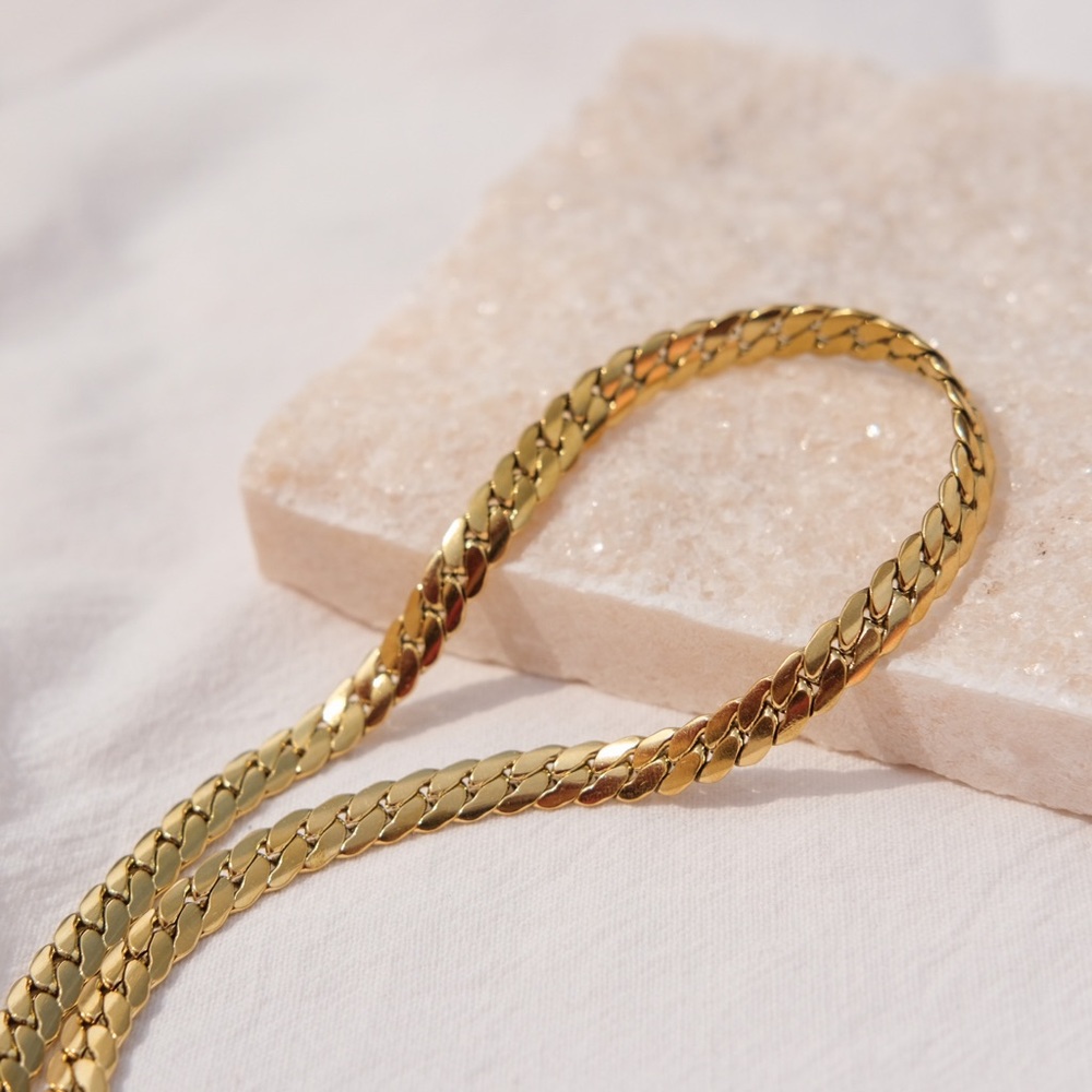 CLOSING SALE! 18K Gold Plated Thick (6mm) Weaved Snake Chain - Picture 8 of 12